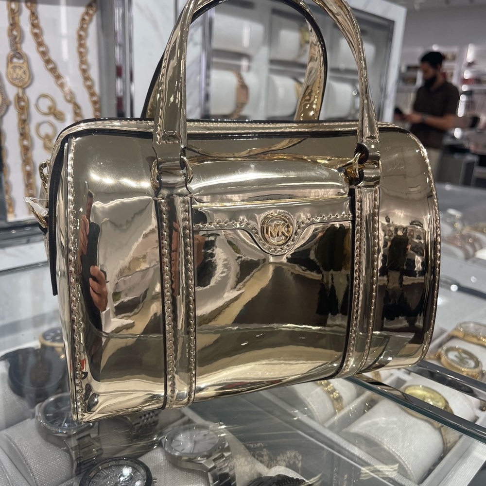 MICHAEL KORS Jet Set Small Metallic Convertible Crossbody Duffle Xbody
Pale Gold - Picture 1 of 16